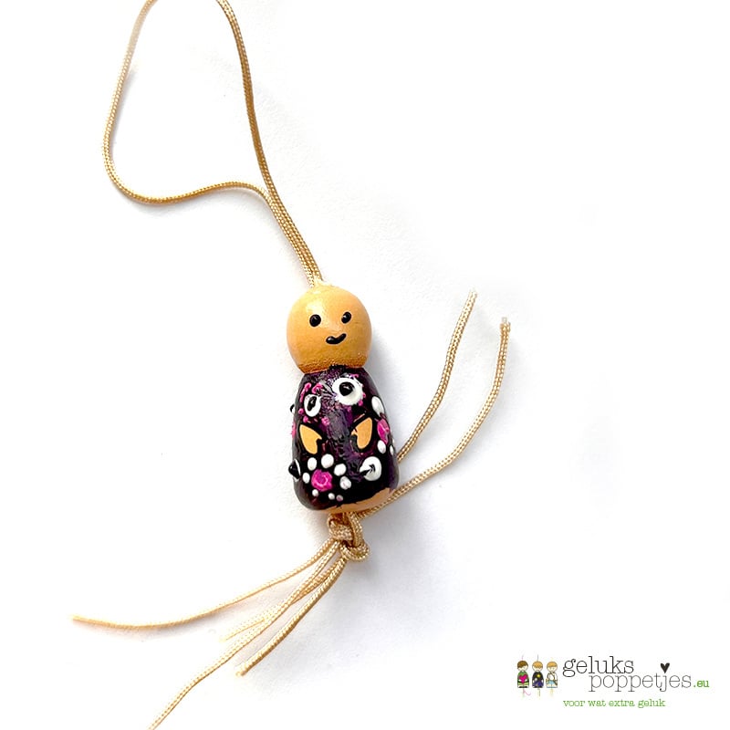 Lucky doll natural with hands