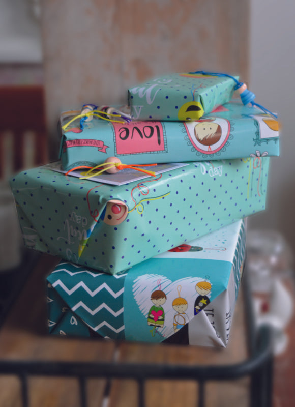 Lucky doll wrapping paper family