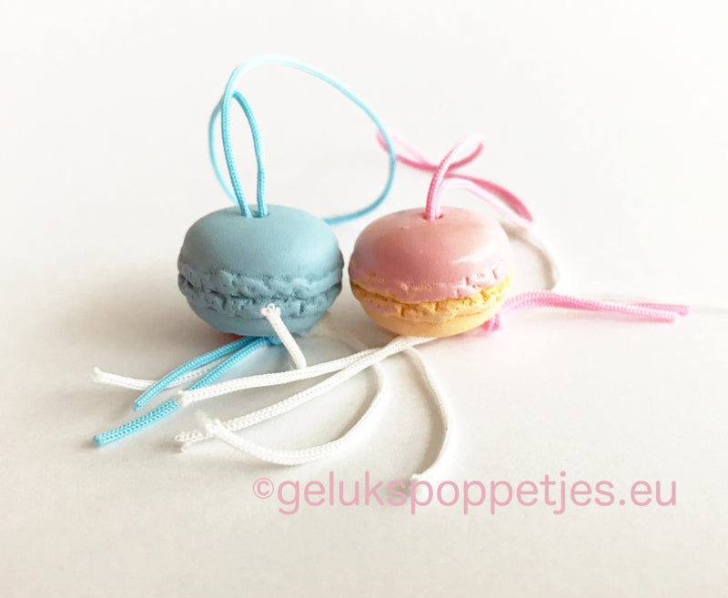 Lucky doll macarons pink and blue