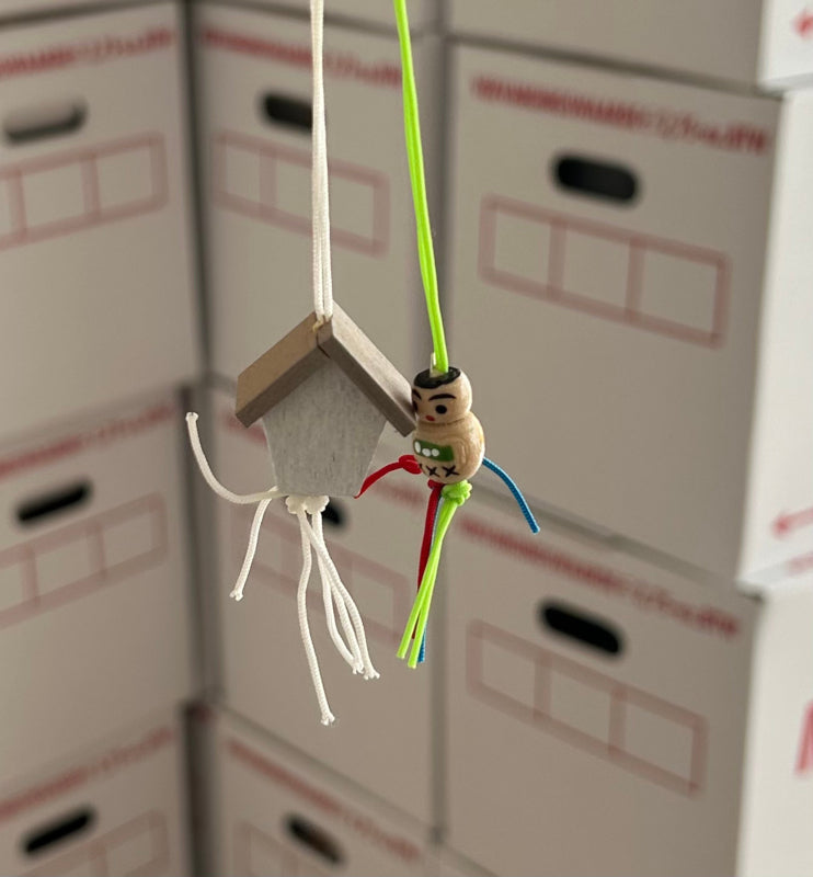 Naam sleutelhanger met gelukspoppetje huisje