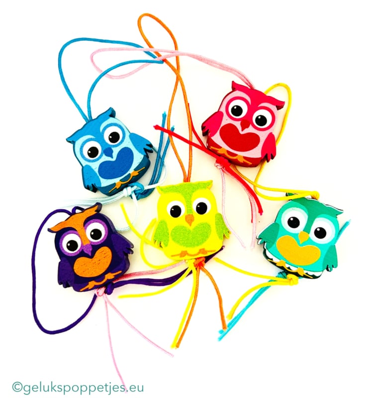 Kaartje gelukspoppetje uiltje