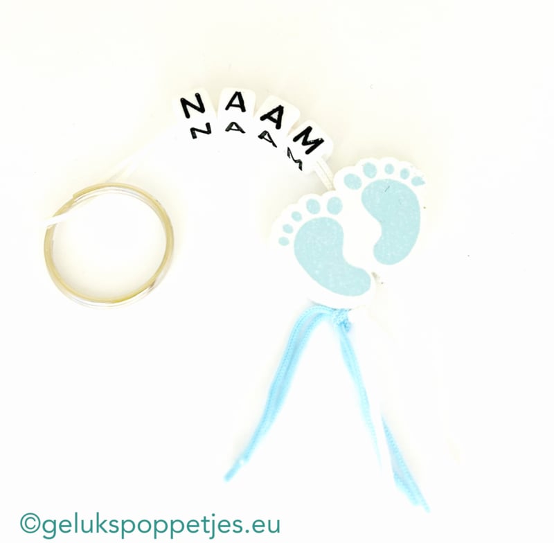 Naam sleutelhanger met gelukspoppetje voetjes blauw